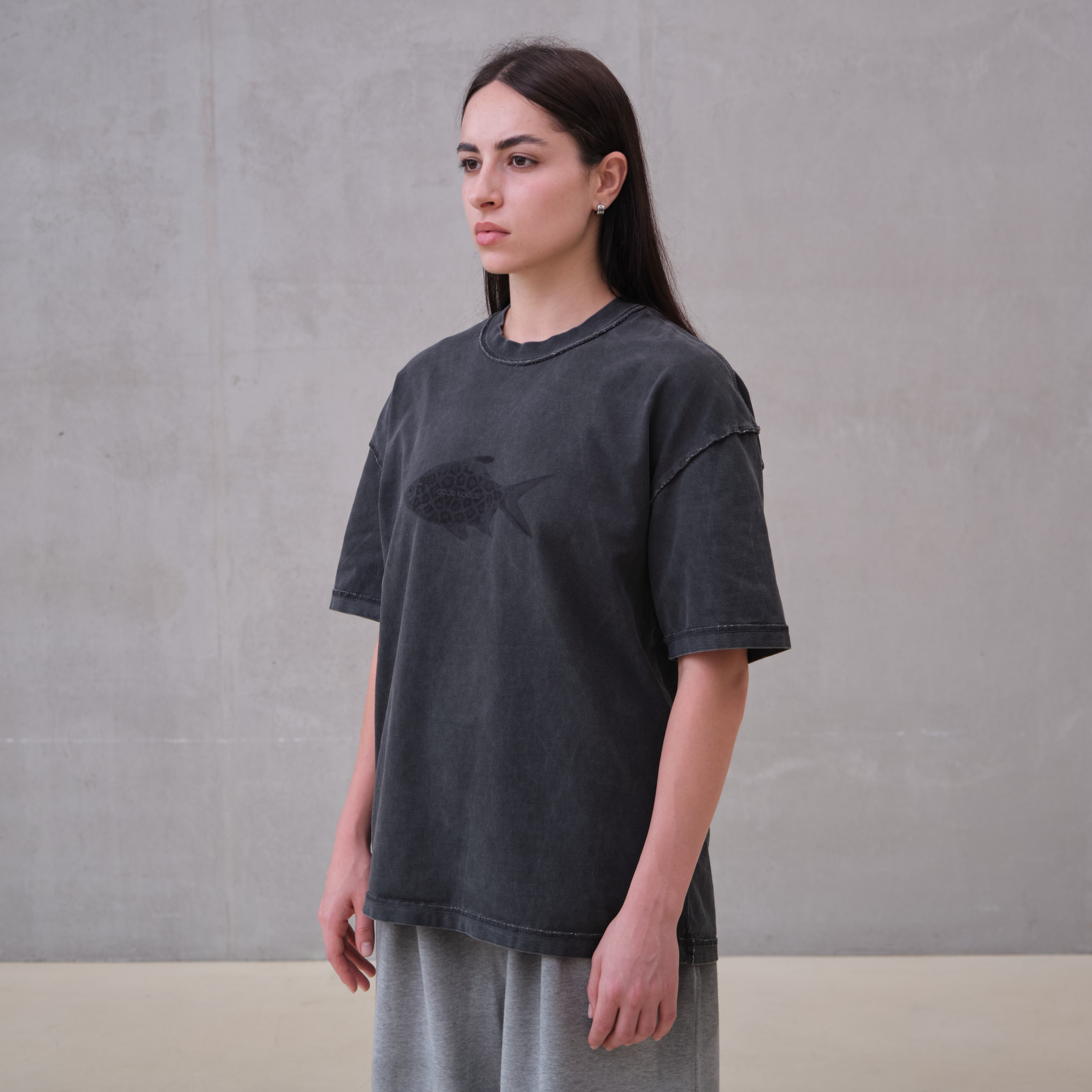 картинка Футболка T-shirt Canvas Line Gray Leopard Fish от магазина Good local